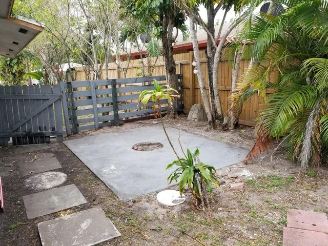 215 SW 1ST Court 1-2, Pompano Beach, FL 33060