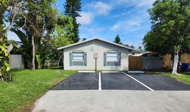 215 SW 1ST Court 1-2, Pompano Beach, FL 33060
