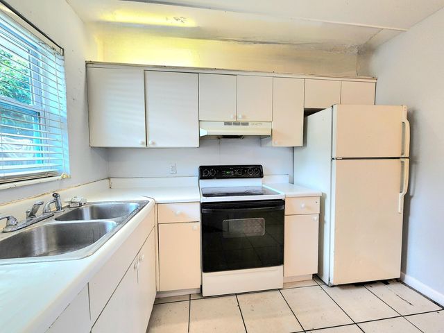 215 SW 1ST Court 1-2, Pompano Beach, FL 33060