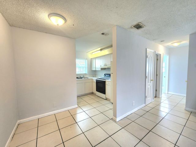 215 SW 1ST Court 1-2, Pompano Beach, FL 33060