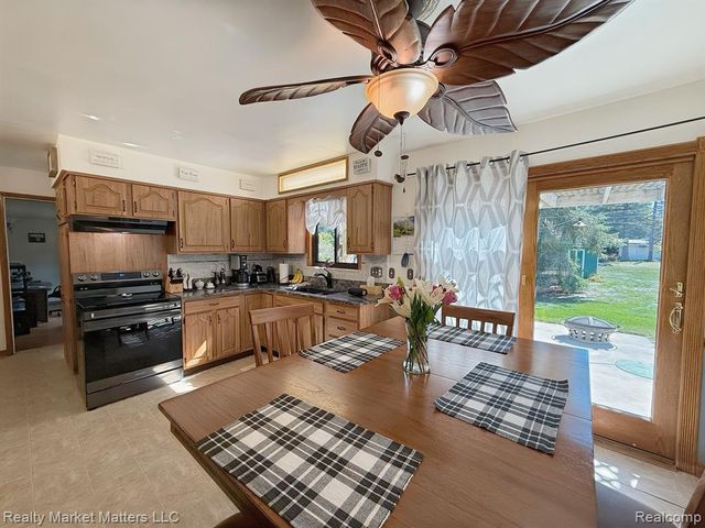 1215 Turrill Road, Lapeer, MI 48446