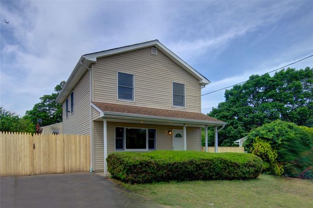 62 S 21st Street, Wyandanch, NY 11798