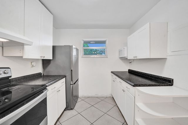 1100 NW 87th Avenue 208, Coral Springs, FL 33071