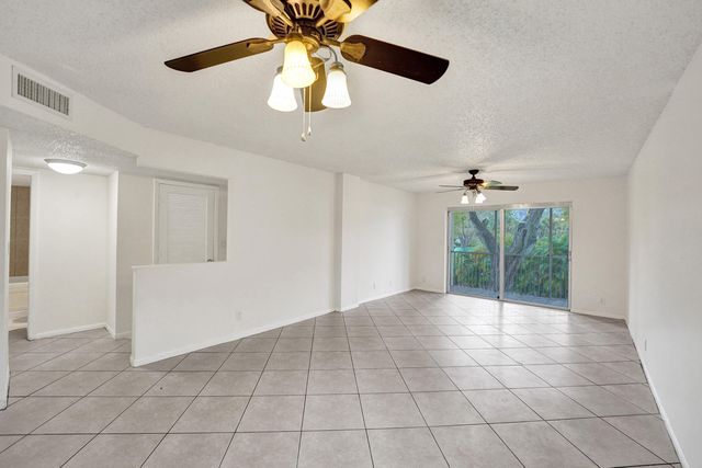 1100 NW 87th Avenue 208, Coral Springs, FL 33071