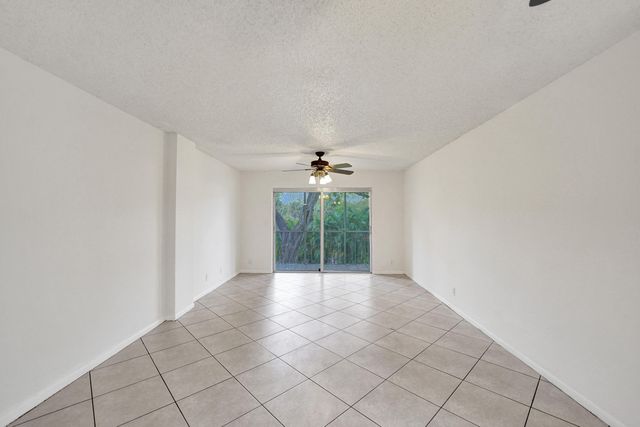 1100 NW 87th Avenue 208, Coral Springs, FL 33071