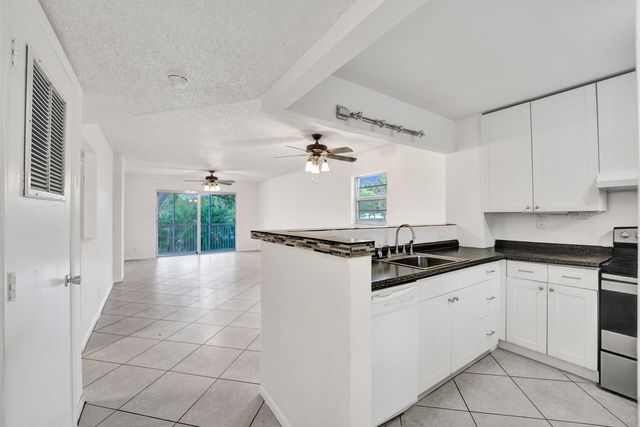 1100 NW 87th Avenue 208, Coral Springs, FL 33071