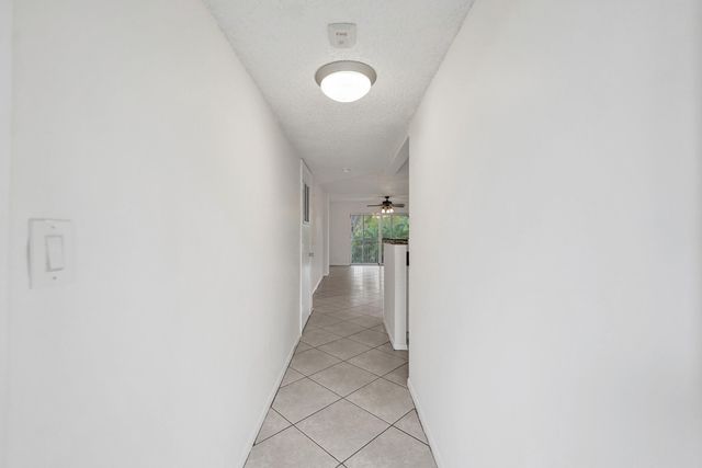 1100 NW 87th Avenue 208, Coral Springs, FL 33071