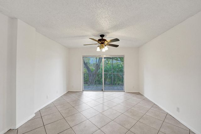 1100 NW 87th Avenue 208, Coral Springs, FL 33071