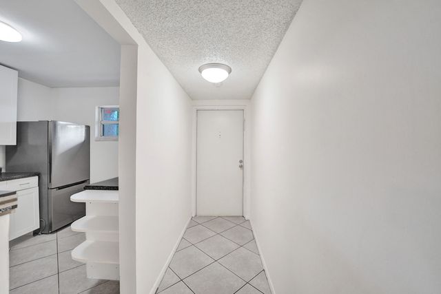 1100 NW 87th Avenue 208, Coral Springs, FL 33071