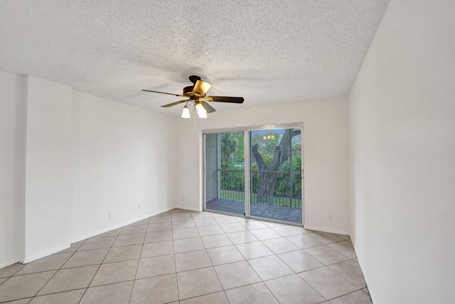 1100 NW 87th Avenue 208, Coral Springs, FL 33071