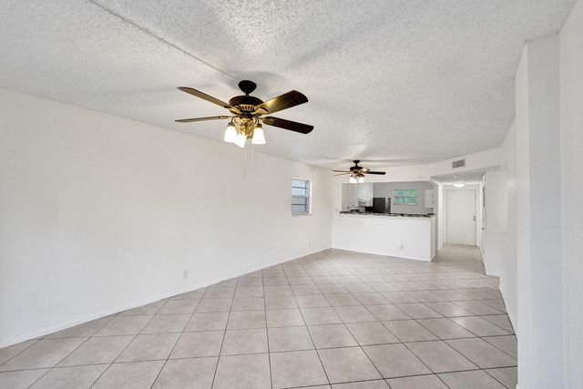 1100 NW 87th Avenue 208, Coral Springs, FL 33071
