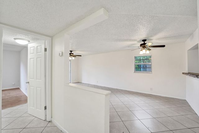 1100 NW 87th Avenue 208, Coral Springs, FL 33071
