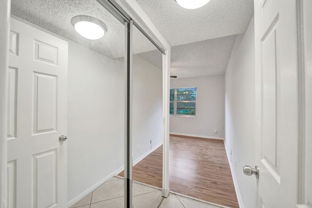 1100 NW 87th Avenue 208, Coral Springs, FL 33071