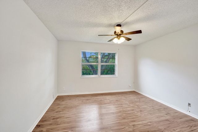 1100 NW 87th Avenue 208, Coral Springs, FL 33071