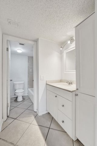 1100 NW 87th Avenue 208, Coral Springs, FL 33071