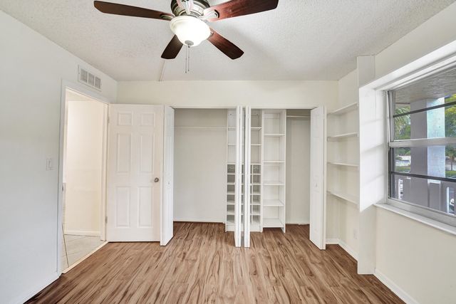 1100 NW 87th Avenue 208, Coral Springs, FL 33071