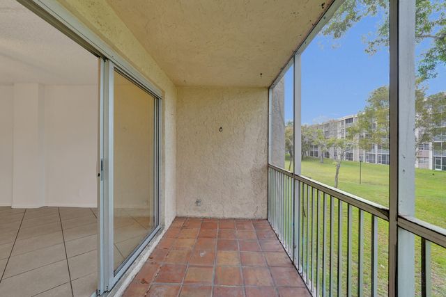 1100 NW 87th Avenue 208, Coral Springs, FL 33071