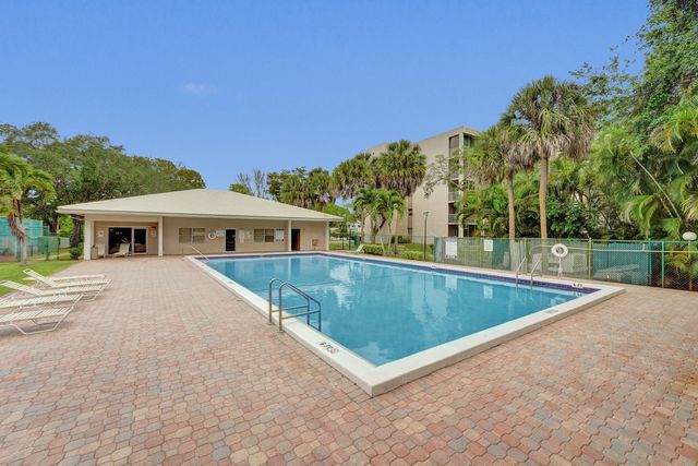 1100 NW 87th Avenue 208, Coral Springs, FL 33071