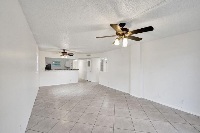 1100 NW 87th Avenue 208, Coral Springs, FL 33071