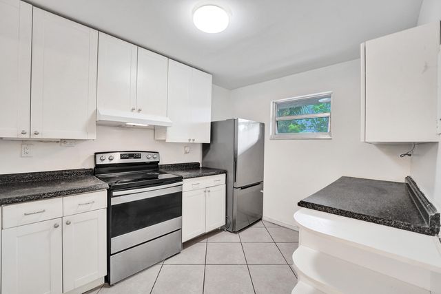 1100 NW 87th Avenue 208, Coral Springs, FL 33071