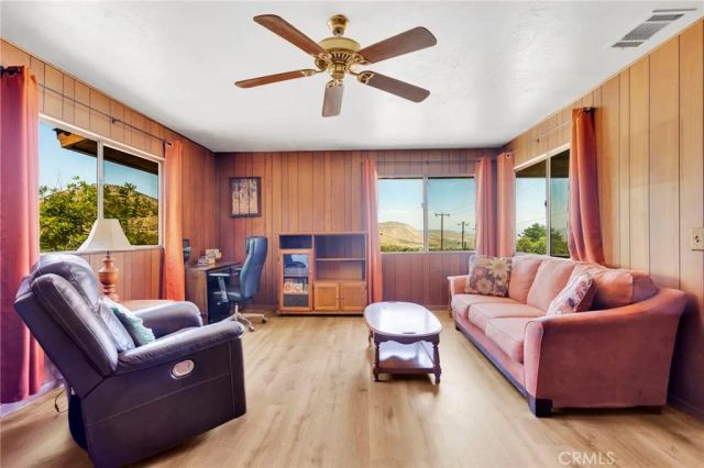 5500 Oil Well Road, Phelan, CA 92371