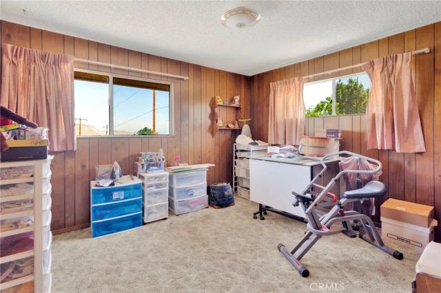 5500 Oil Well Road, Phelan, CA 92371