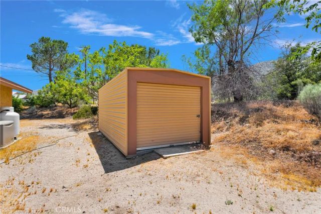 5500 Oil Well Road, Phelan, CA 92371