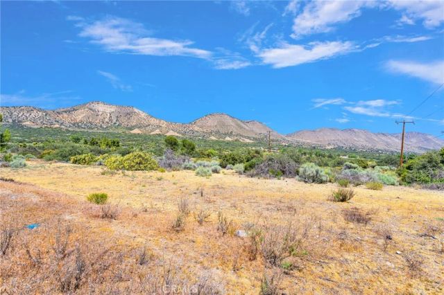 5500 Oil Well Road, Phelan, CA 92371