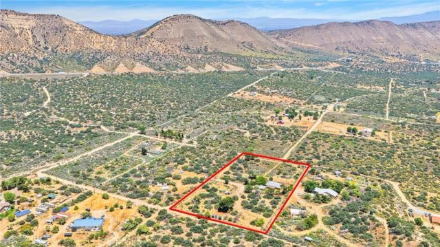 5500 Oil Well Road, Phelan, CA 92371