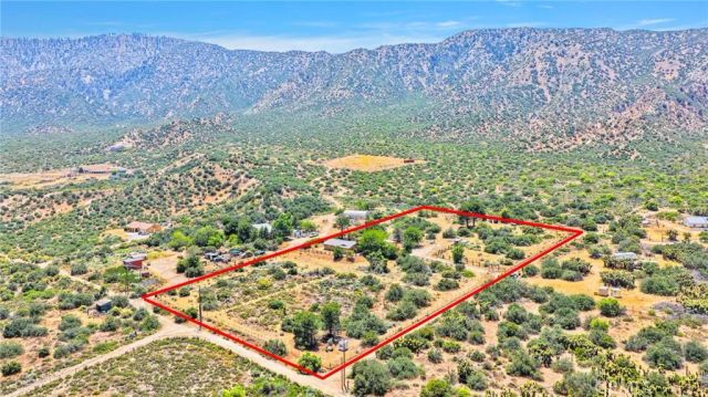 5500 Oil Well Road, Phelan, CA 92371