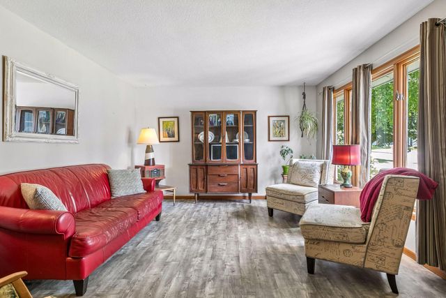 711 Saint Croix Street N, Hudson, WI 54016