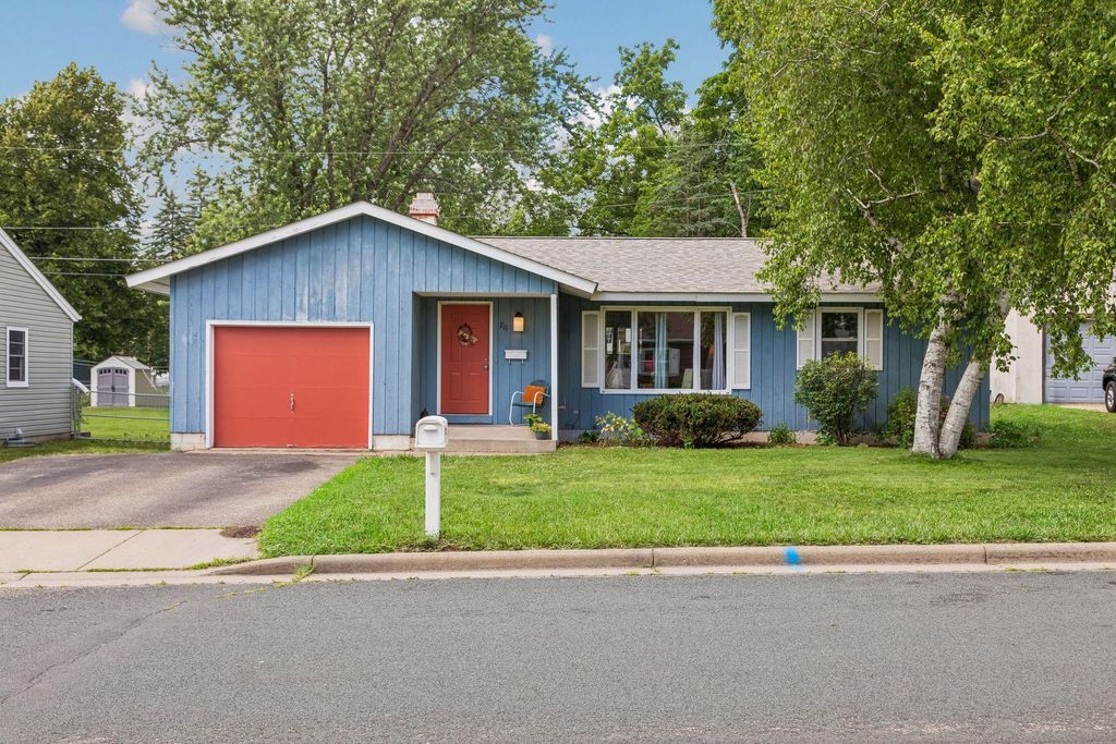 711 Saint Croix Street N, Hudson, WI 54016