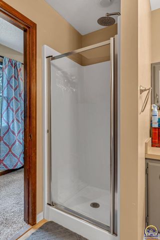 920 SE 43rd St, Topeka, KS 66609