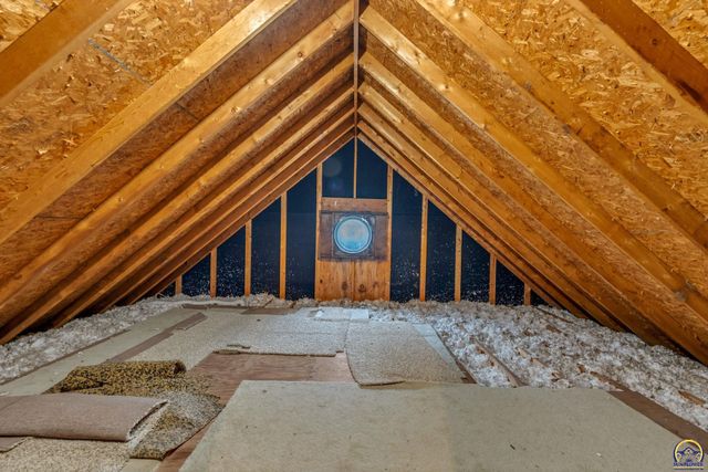 920 SE 43rd St, Topeka, KS 66609