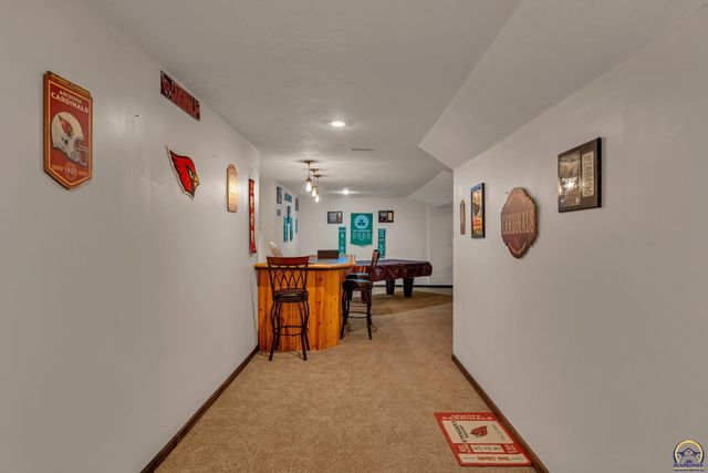 920 SE 43rd St, Topeka, KS 66609