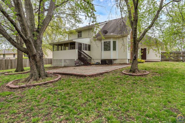 920 SE 43rd St, Topeka, KS 66609