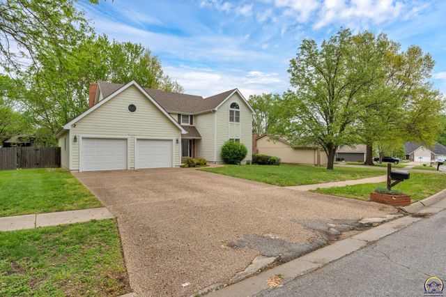 920 SE 43rd St, Topeka, KS 66609