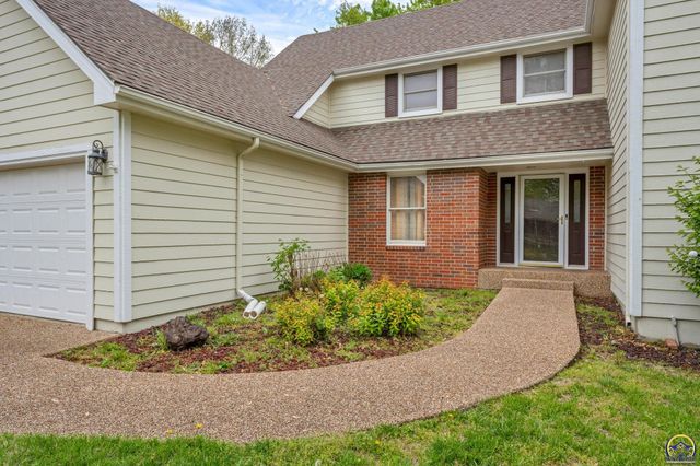 920 SE 43rd St, Topeka, KS 66609