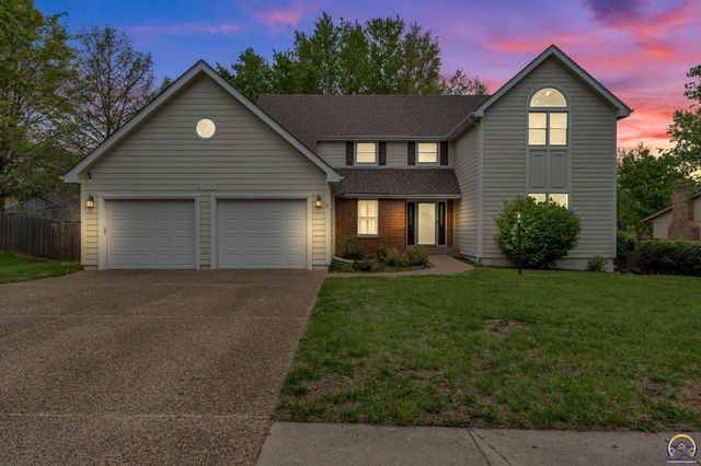 920 SE 43rd St, Topeka, KS 66609