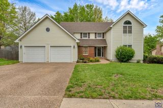 920 SE 43rd St, Topeka, KS 66609