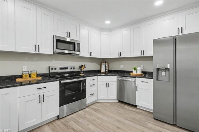 323 Poplar AVE, Newport News, VA 23607