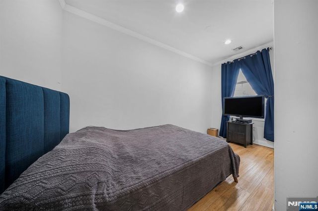 1425 48th Street, North Bergen, NJ 07047