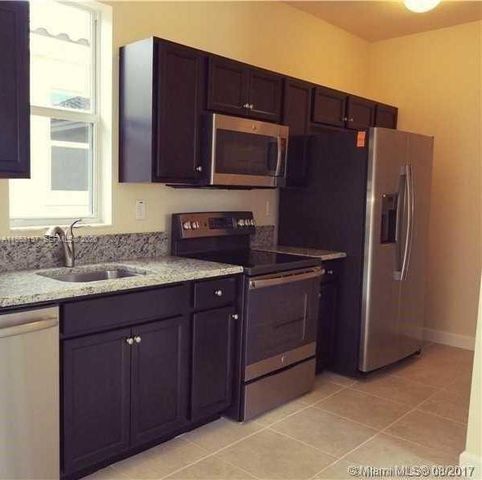 17102 SW 95th Ter 0, Miami, FL 33196