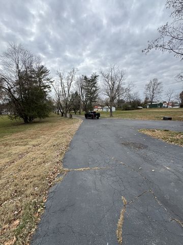 405 College St, Portland, TN 37148