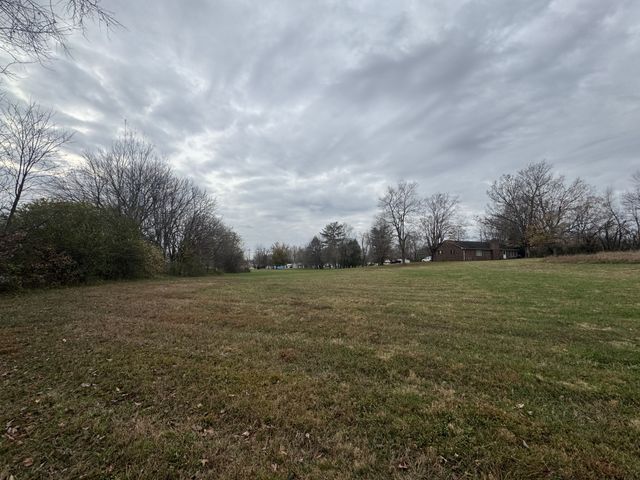 405 College St, Portland, TN 37148