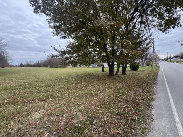 405 College St, Portland, TN 37148