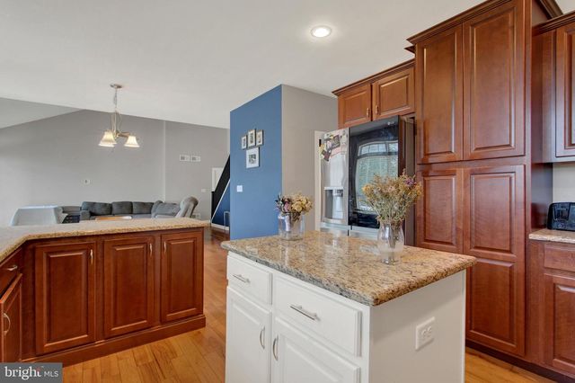 1950 OAKWOOD DR, Hanover, PA 17331