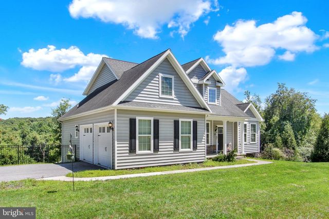 1950 OAKWOOD DR, Hanover, PA 17331
