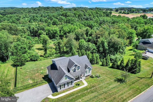 1950 OAKWOOD DR, Hanover, PA 17331