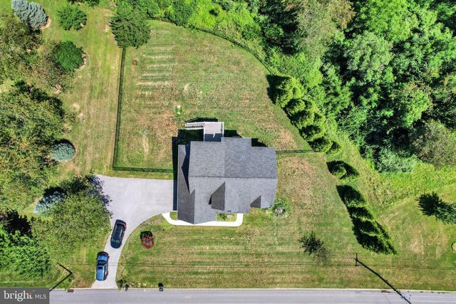 1950 OAKWOOD DR, Hanover, PA 17331